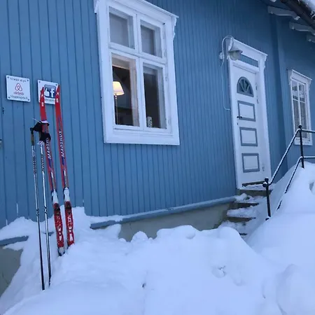 Charming Lakeside House With Sauna