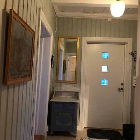 Charming Lakeside House With Sauna *