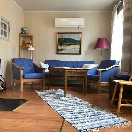 Charming Lakeside House With Sauna Holiday home *