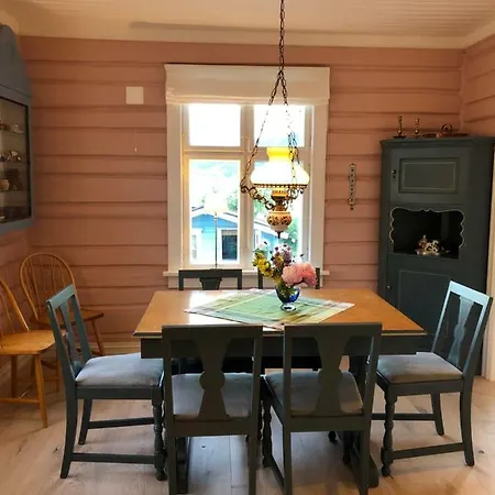 Charming Lakeside House With Sauna Lillehammer