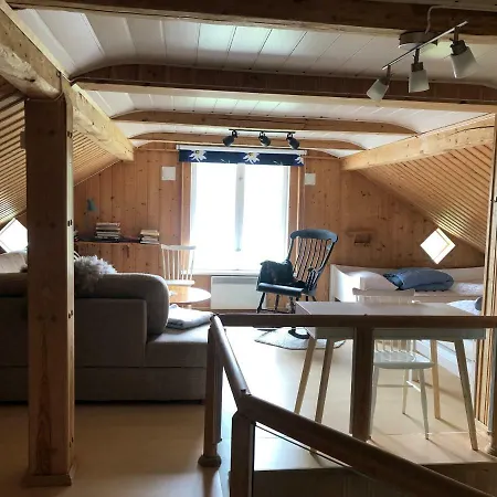 Ferienhaus Charming Lakeside House With Sauna