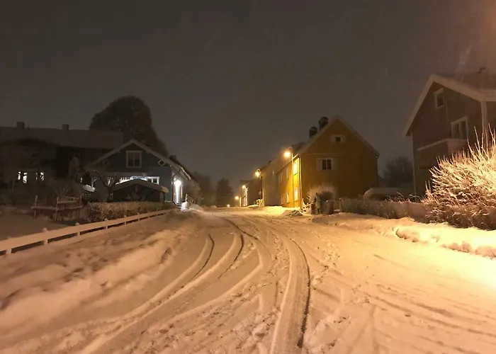 Charming Lakeside House With Sauna Holiday home