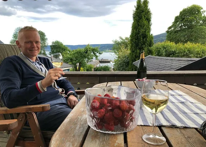 Charming Lakeside House With Sauna